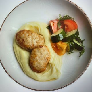Курячі котлети з картопляним пюре