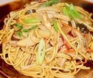 163. Tallarines Salteados con Pollo