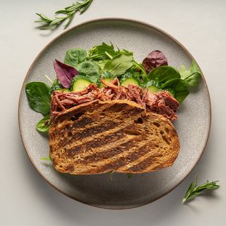 Сендвіч з телятиною