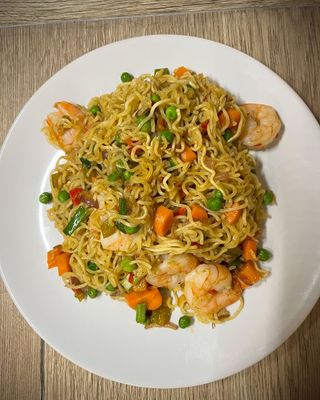 Stir Fried Noodles With Shrimps Only