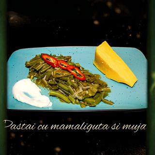 Pastai cu usturoi si mamaliguta