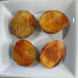 Acompañamiento: Patatas asadas