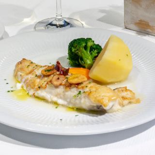 Rape De Tripa Negra Al Ajo Dorado