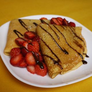 კრეპი მარწყვით და შოკოლადით