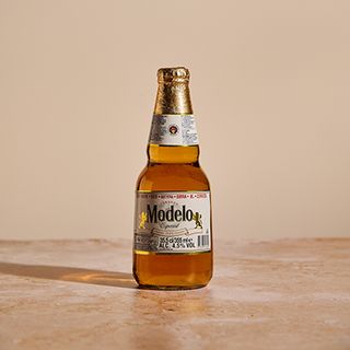 Modelo Rubia Botella