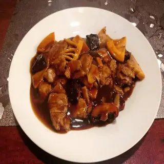 82 Ternera Con Setas Bambú