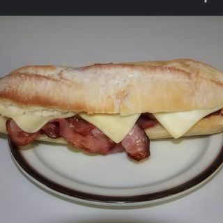 Bocata bacon con queso grande
