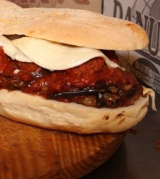 Panuozzo provola, parmigiana di melanzane