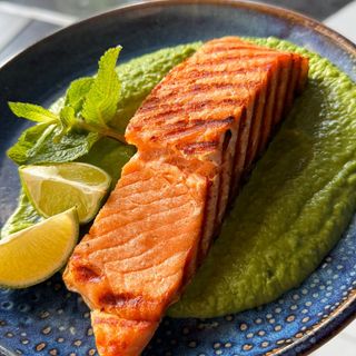 Somon Cu Piure De Mazăre