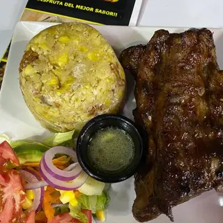 Mofongo con costilla