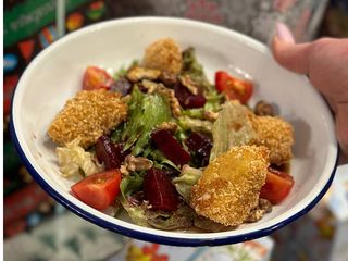 Салат з печеним буряком та сиром фрі (250g)