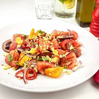 Pikantna Sałata z Pomidorów