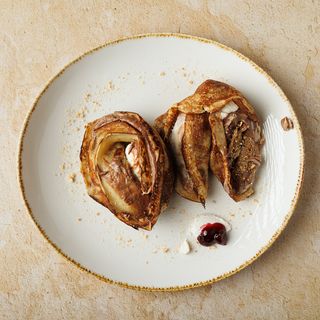 Palačinka sa višnjama i pavlakom