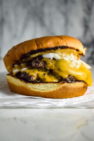 Smashed cheeseburger