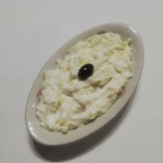 МЛЕЧНА САЛАТА