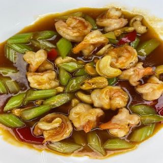 Gambas salteado con anacardo