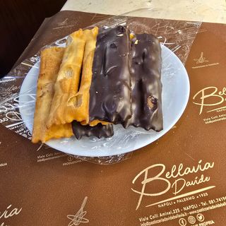 Chiacchiere al forno con cioccolato conf. . Kg. 1