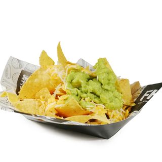 Nachos Con Queso Cheddar Y Guacamole