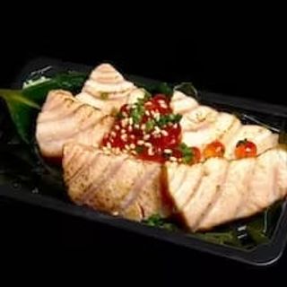 904. Sashimi De Aburi Salmón (5 Uds.)