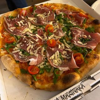 Pizza La Famiglia (30 cm. a 33 cm. aprox.)