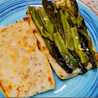 Bocadillo De Ternera