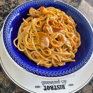 Spaguetti Al Salmón Y Gamba
