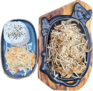 036.Kurczak Grillowanym gorąco półmisku