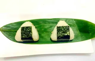 279 Onigiri salmone cotto - 1 pezzo
