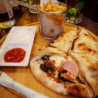Pizza Cornet Jambon & Viande Hachée
