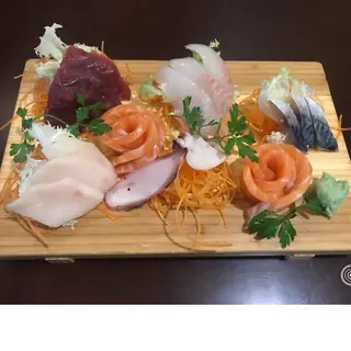 65. Sashimi moriawase