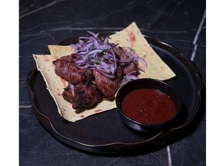 Шашлик зі свинини (230/50/50г)