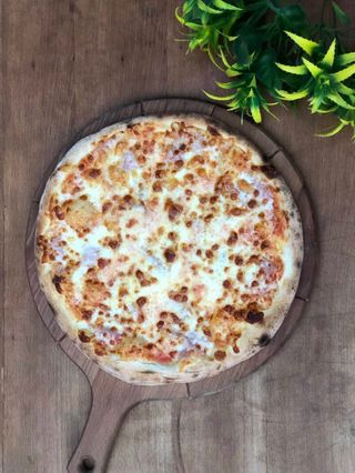 Margherita pizza 32 cm