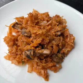 Капуста тушена з грибами (250г)