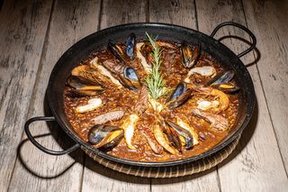 Paella mixta