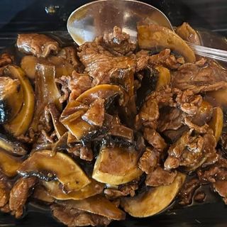 Ternera con champiñones