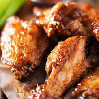 Alitas de pollo Con Salsa BBQ 4 unidades 