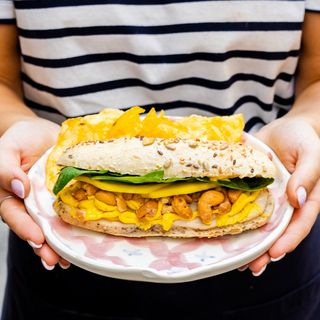 Sándwich Mango Chicken Curry