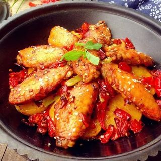 87. Ali di pollo alla pentola piccante 干锅鸡翅