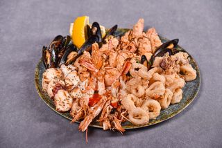 PLATOU MIXT CU FRUCTE DE MARE PENTRU 2 PERSOANE  1,6kg