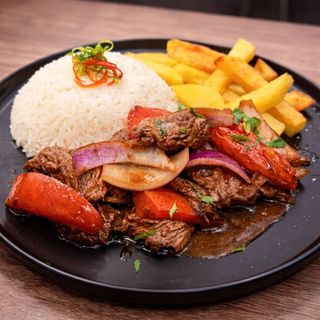 Lomo saltado