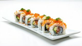 031 Sushi misto 7 nigiri misti, 3 hossomaki 2 uramaki