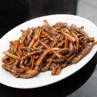 63. Ternera Con Zanahoria Picante Estilo Yang Chon