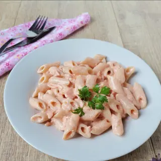 Penne al salmone salsa rosa e panna