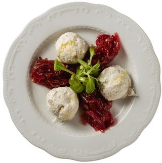 Antipasto baccalà e cipolle caramellate