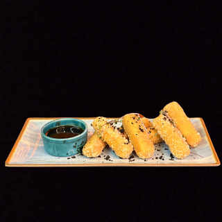 Моцарела фрі з ягідним соусом