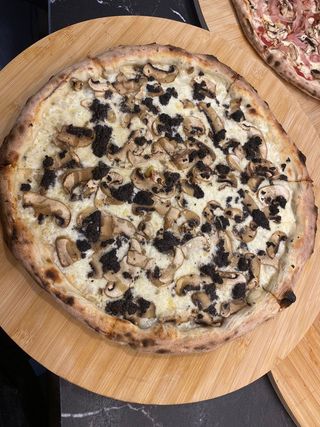 Pizza De Trufa (Mediana)