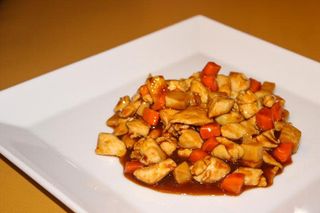 A103. Pollo con mandorle*