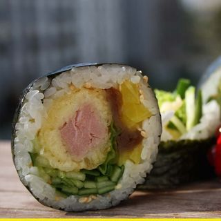 -Tuńczyk w tempurze/warzywa/ostry majonez 