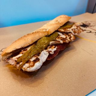 Bocadillo Serranito