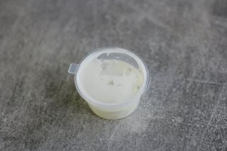 Соус "Айоли" с посудой